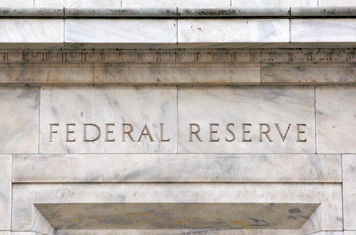 AlpineMacro Predicts Fed Will Pause or Cut Rates by 25bps in November