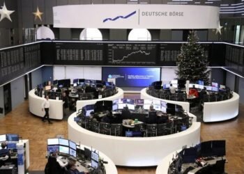 European stocks dip at the end of holiday